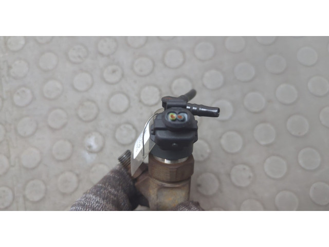 Форсунка топливная  Volvo S40 / V40 1995-2004    0445110146     