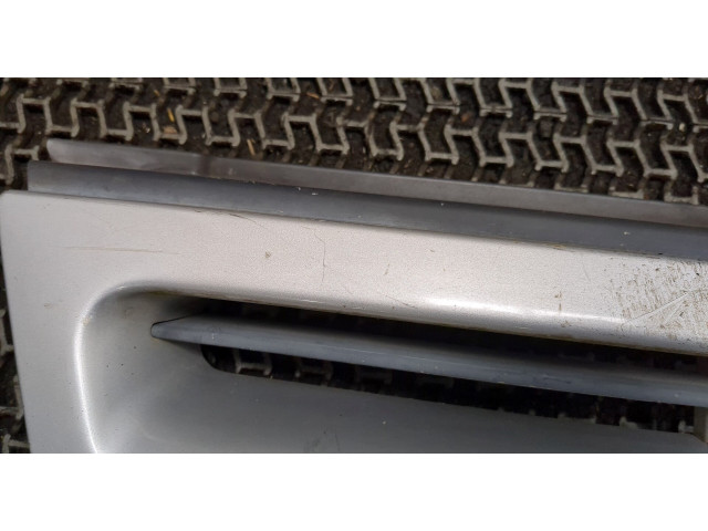 Решетка радиатора  Citroen Jumper (Relay) 2002-2006            1304699070