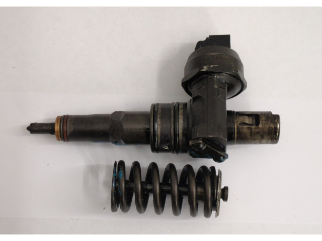 Форсунка топливная Skoda Fabia 1999-2007 038130073BA