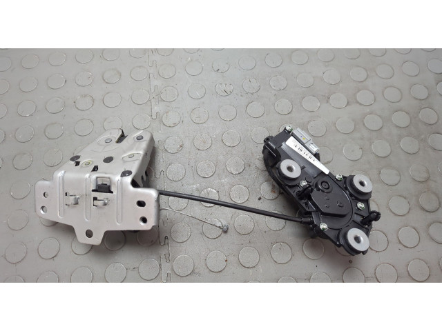 Замок багажника  Volvo S90 2016-2020       