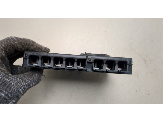 Блок предохранителей  Mercedes GLC X253 2015-2022      A2055402850   