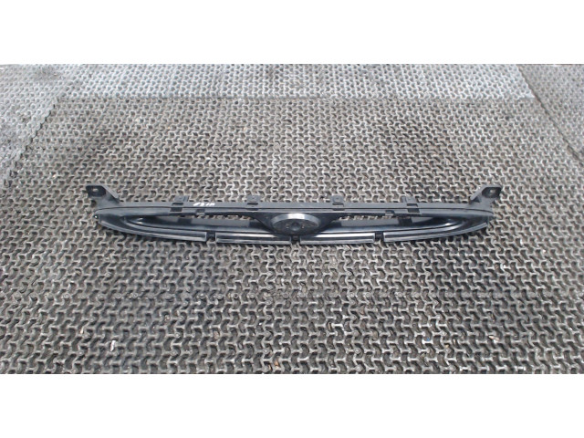 Решетка радиатора  Ford Escort 1995-2001          1.6 1058073, 1030855, 1058482