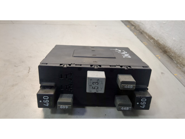 Блок предохранителей  Volkswagen Passat 6 2005-2010      3C8937049N   