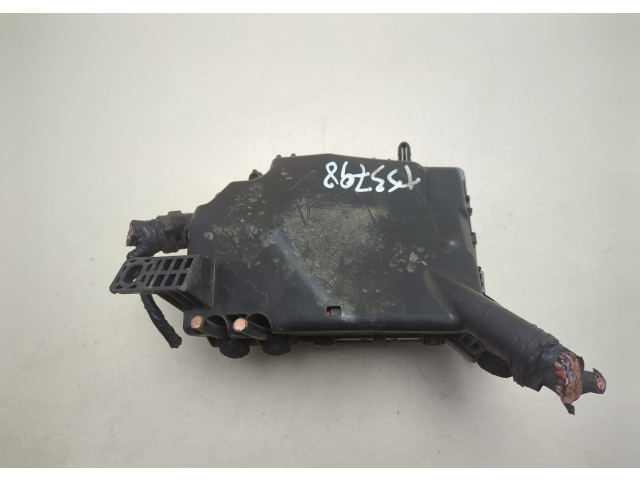 Блок предохранителей  KIA Ceed 2018-2021      91275J7500   