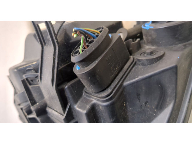 Фара передняя  Ford Focus 2 2005-2008 правая 