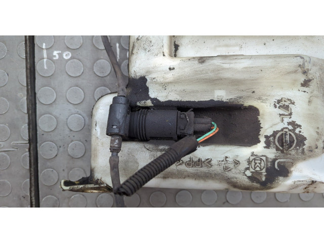 Бачок омывателя  Nissan Note E11 2005-2013    