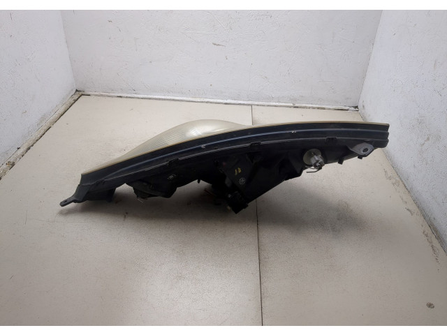 Фара передняя  Toyota Celica 1999-2005 левая 