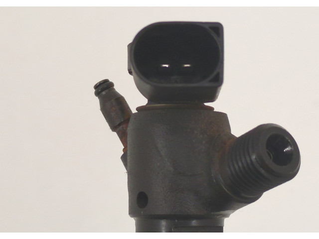 Форсунка топливная  Skoda Octavia (A7) 2013-2023    04L130277BF     