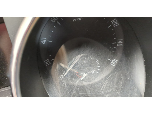 Панель приборов Skoda Yeti 2009-2018 5L0920940T