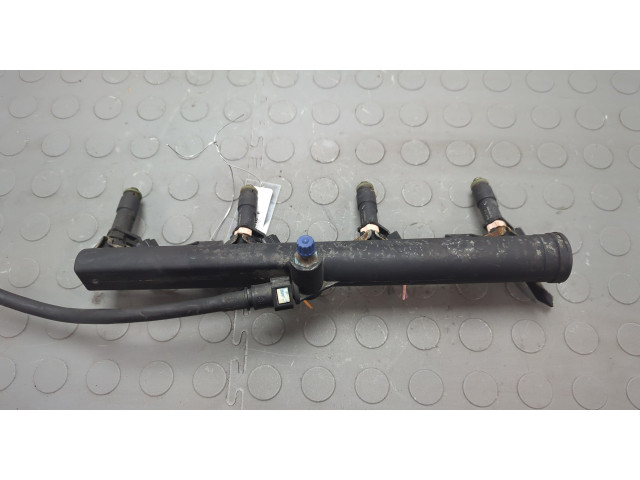 Форсунка топливная  Citroen C4 Picasso 2006-2013         