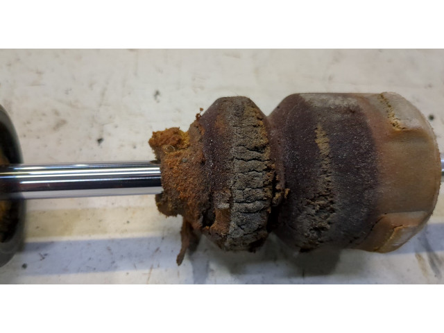 Стойка амортизатора  Skoda Fabia 2010-2014      