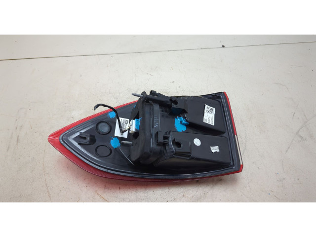 Задний фонарь          