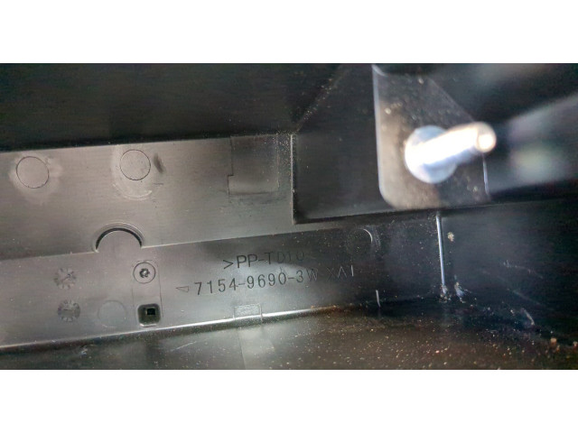 Корпус блока предохранителей Lexus GS 2011-2015 71549690 3.5