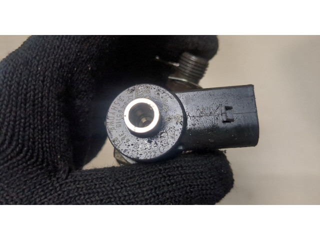 Форсунка топливная  Volkswagen Passat 7 2010-2015 Европа    0445110369     