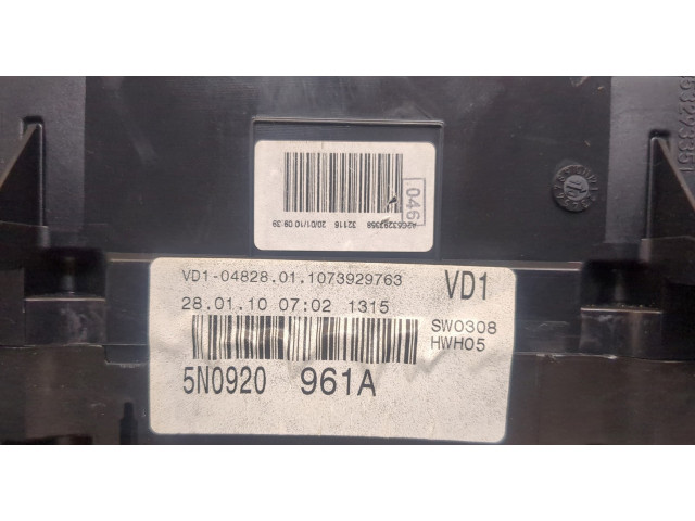 Панель приборов  Volkswagen Tiguan 2007-2011       5N0920961A     