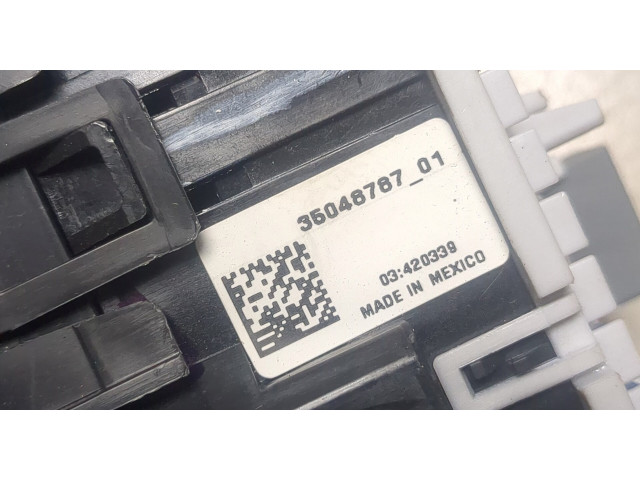 Блок предохранителей Cadillac XT4