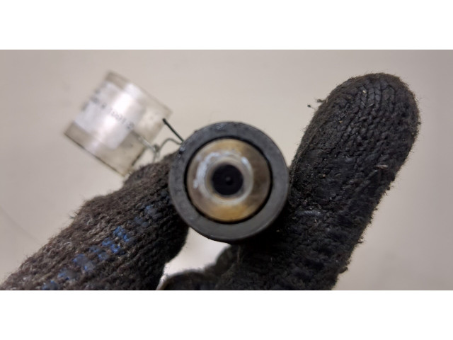 Форсунка топливная  Volkswagen Transporter 4 1991-2003    068130202G     