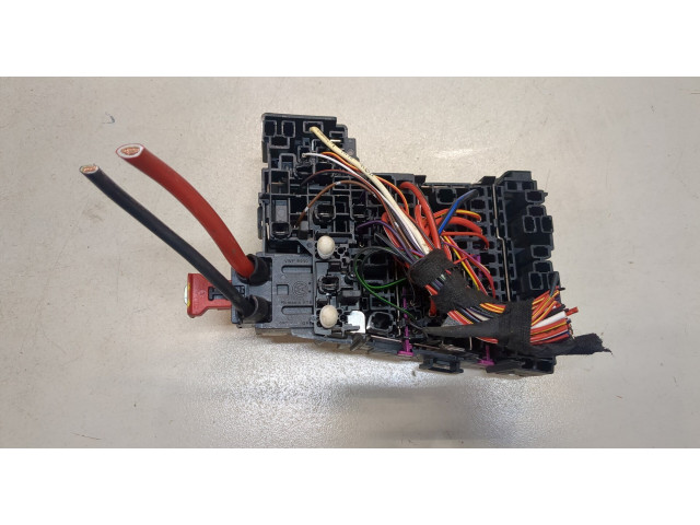 Блок предохранителей Skoda Octavia (A7) 2017-2021