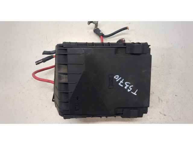 Блок предохранителей Audi Q3 2011-2018