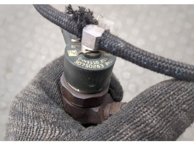 Форсунка топливная Volvo XC70 2000-2007 8603595