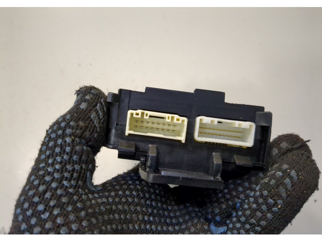 Блок комфорта Mazda CX-9 2016- TK52675Y0C