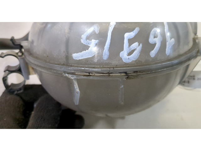 Бачок расширительный  Volkswagen Jetta 7 2018-    