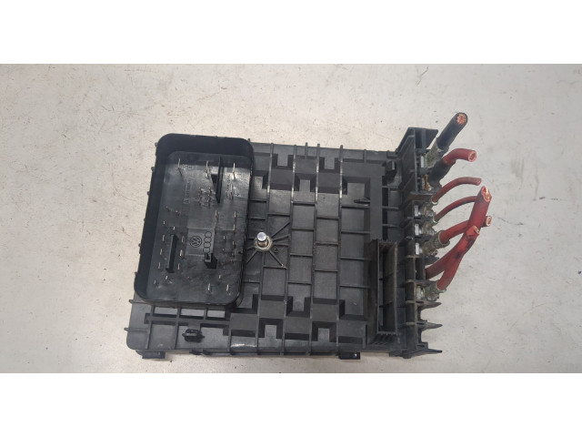 Блок предохранителей Volkswagen Golf 5 2003-2009