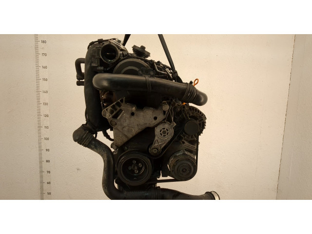 Форсунка топливная Volkswagen Golf Plus 038130073AG