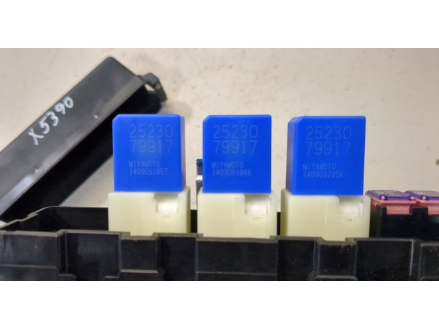 Блок реле Infiniti Q50 2013-2017