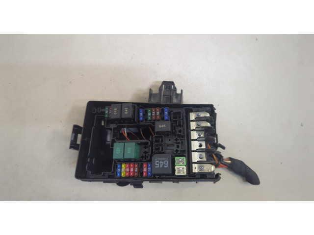 Блок предохранителей Volkswagen Jetta 7 2018-2025