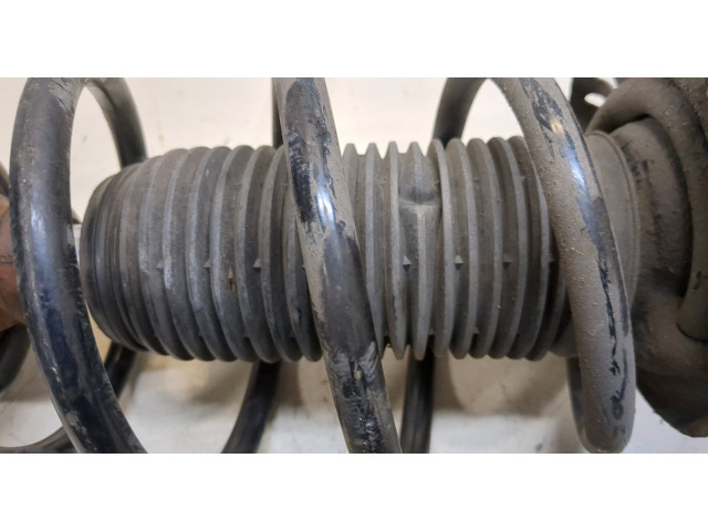 Стойка амортизатора Volkswagen Golf Plus 2 бензин