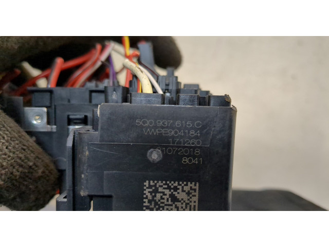 Блок предохранителей Skoda Octavia (A7) 2017-2021 5Q0937615C