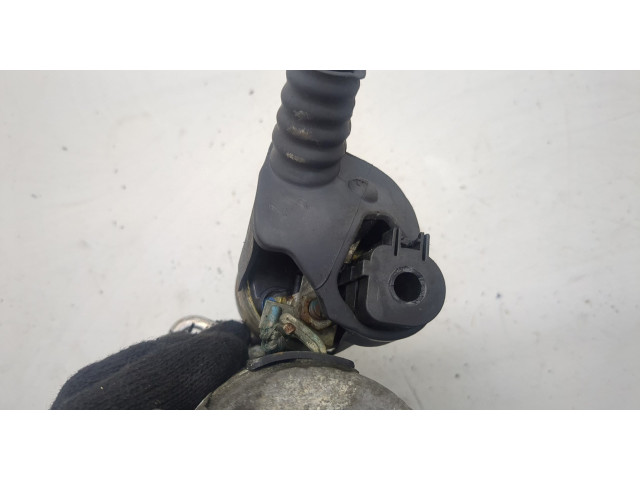 Стартер  Volkswagen Golf 5 2003-2009 1.9     