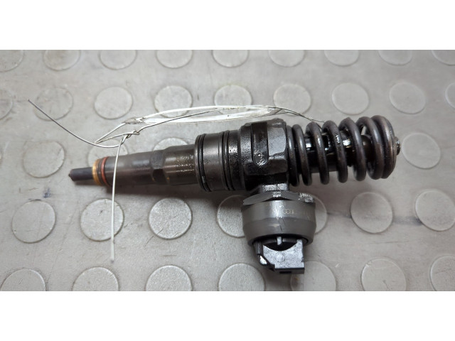 Форсунка топливная Volkswagen Caddy 2004-2015 038130073AG, 038130079GX