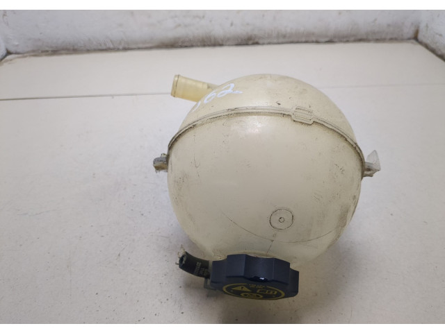 Бачок расширительный Cadillac XT5 2016-2019 23386455