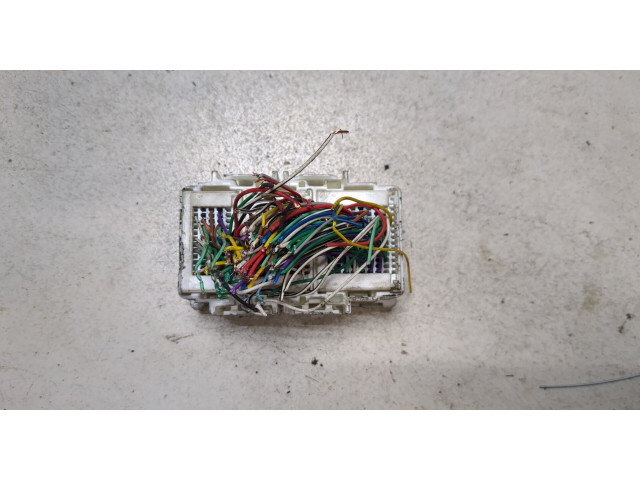 Блок предохранителей  Toyota Avensis 3 2009-2015      86712060   3  2