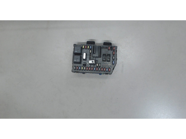 Блок предохранителей  Chevrolet Equinox 2005-2009      20819332    3.4