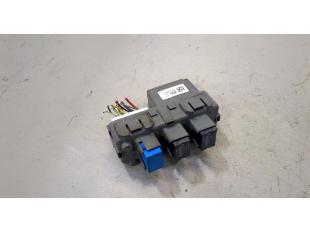 Блок реле  Honda CR-V 2011-2018      38230TV0003   