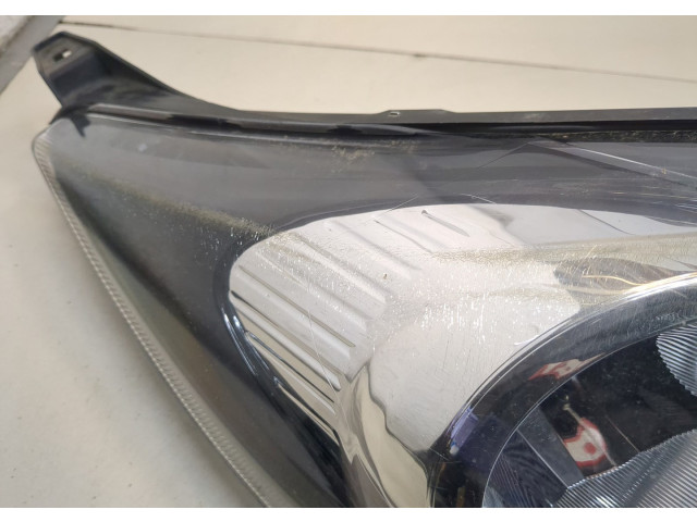 Фара передняя  Ford Fiesta 2008-2013 правая 