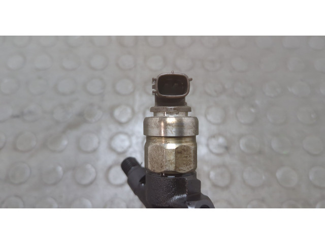 Форсунка топливная Mitsubishi L200 2006-2015 1465A367