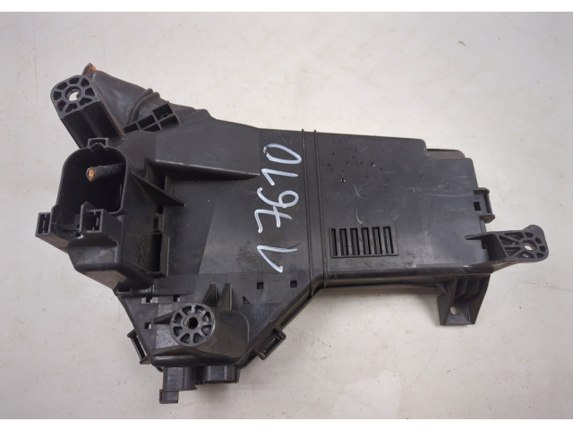 Блок предохранителей  Lexus LS460 2006-2017      8272050081, 8266350081, 8266250140   