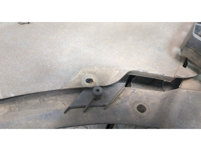 Решетка радиатора  KIA Carens 2006-2012          