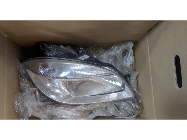 Фара передняя Skoda Fabia 2007-2014 правая