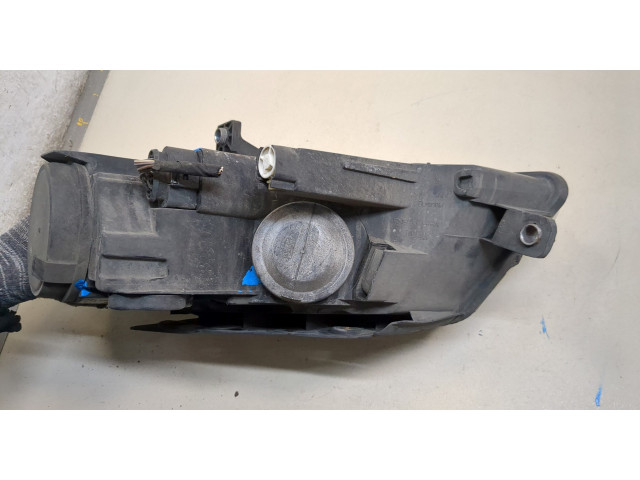 Фара передняя  Volkswagen Passat 6 2005-2010 правая 