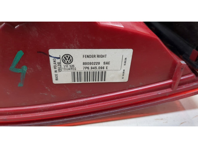 Задний фонарь          