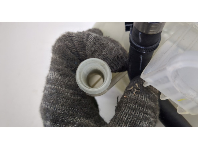 Бачок расширительный  Lincoln Corsair 2019-2023 LX618A080   