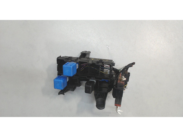 Блок реле Nissan Almera N15 1995-2000 2438351E00 1.4