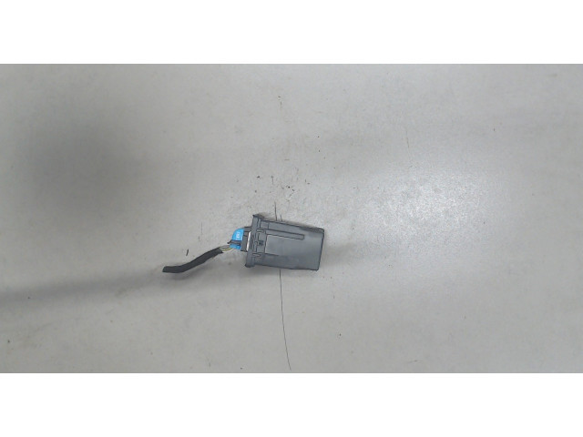 Блок предохранителей Citroen C4 Picasso 2013-2016 9806066880 1.6