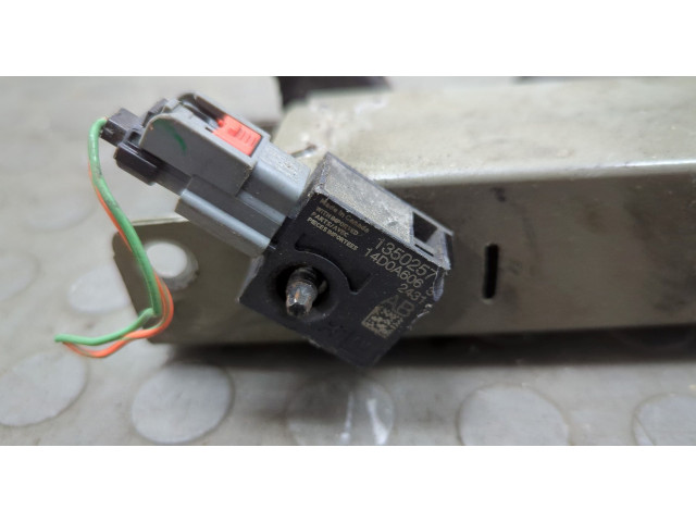 Замок капота  Chevrolet Volt 2010-2015     