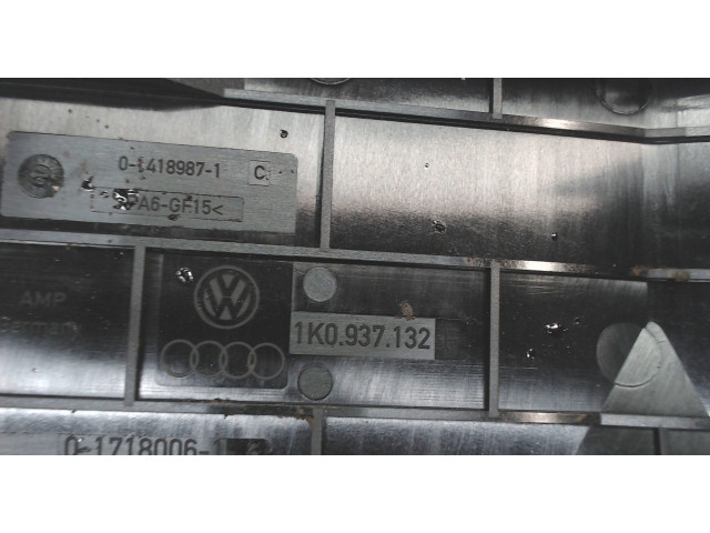 Крышка блока предохранителей Volkswagen Golf 5 2003-2009 1k0937132 1.9